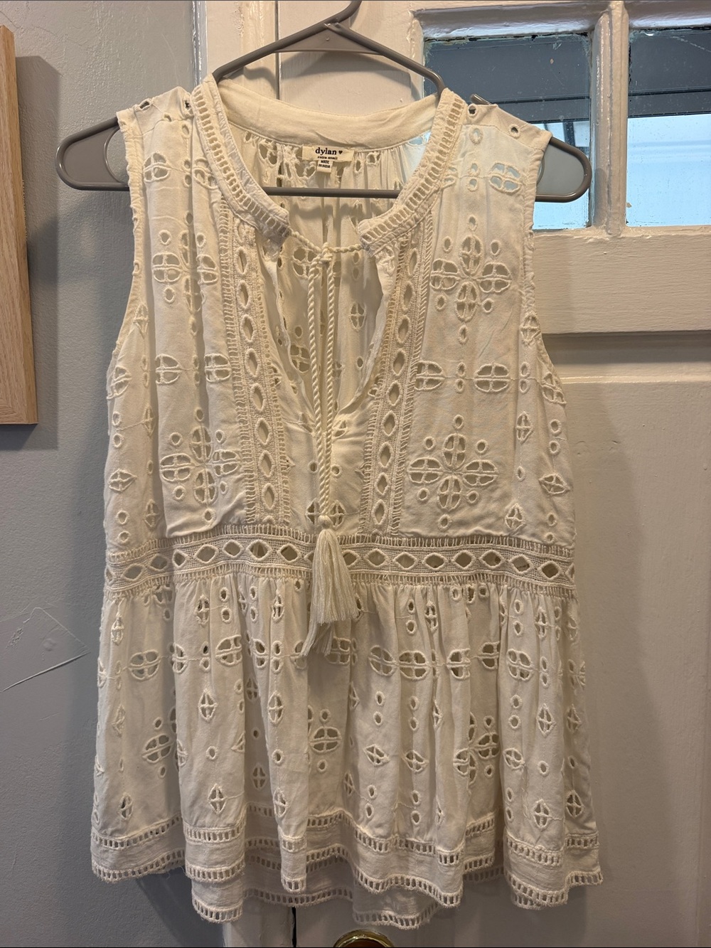 White Eye-lit Tank top